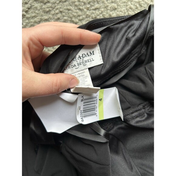 Betsy & Adam By Linda Bernell Formal Black Gown With Beaded Accent NWT SIZE 4 - Picture 5 of 6